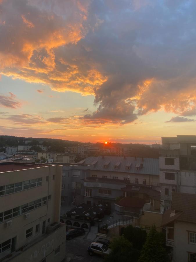 Pitesti Sunset View Екстериор снимка